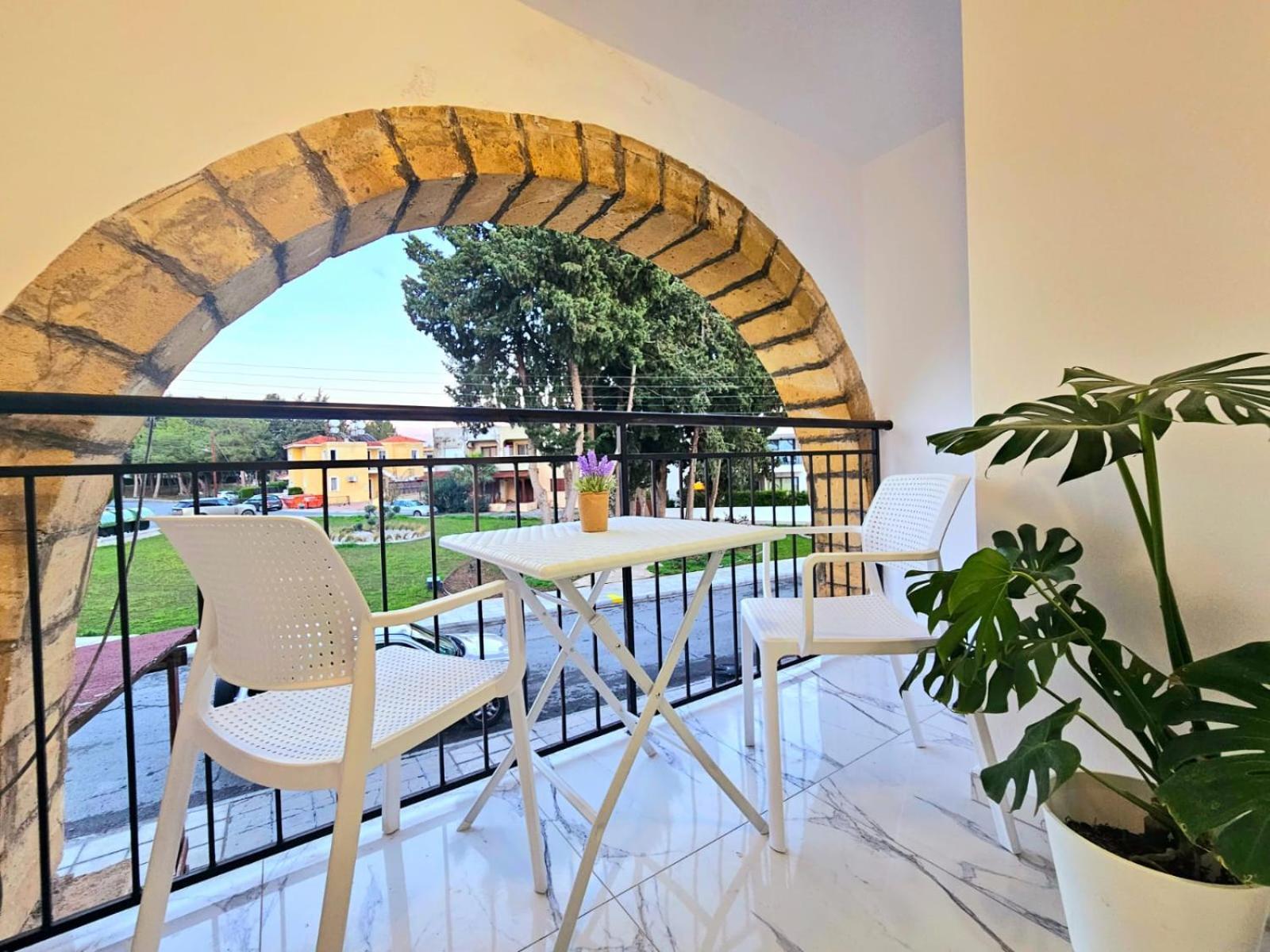 1Bd Beach Apartment Paphos Eksteriør billede